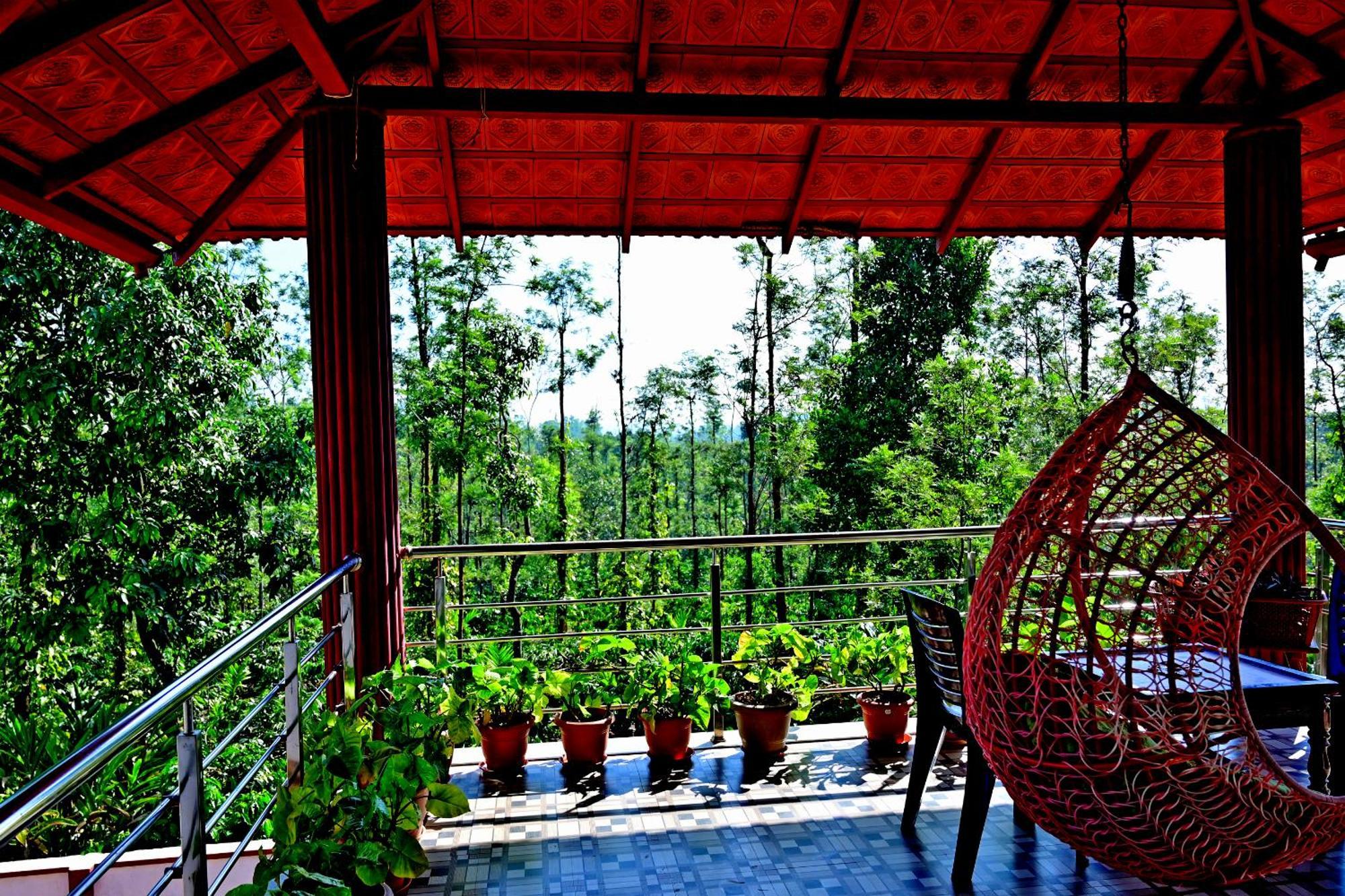 Hulihara Homestay - Full Villa, Coffee Estate & Balcony View Sakleshpur Buitenkant foto