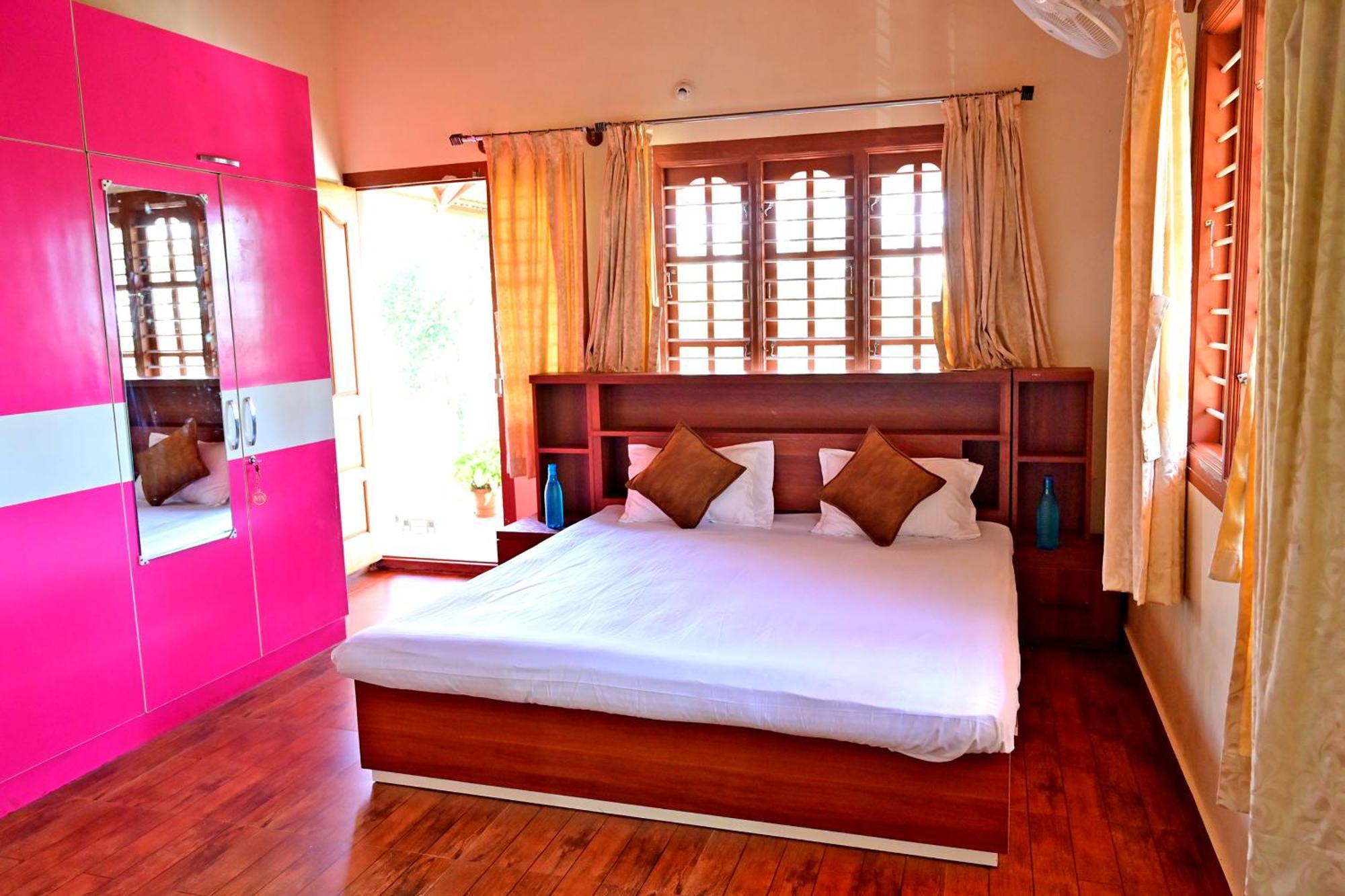 Hulihara Homestay - Full Villa, Coffee Estate & Balcony View Sakleshpur Buitenkant foto