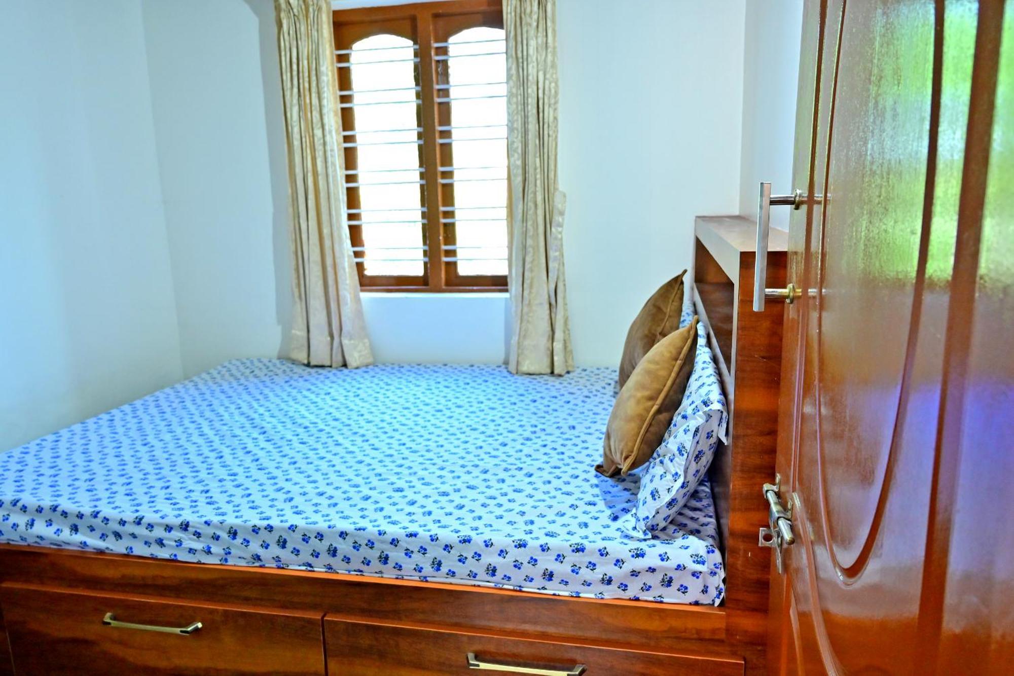 Hulihara Homestay - Full Villa, Coffee Estate & Balcony View Sakleshpur Buitenkant foto