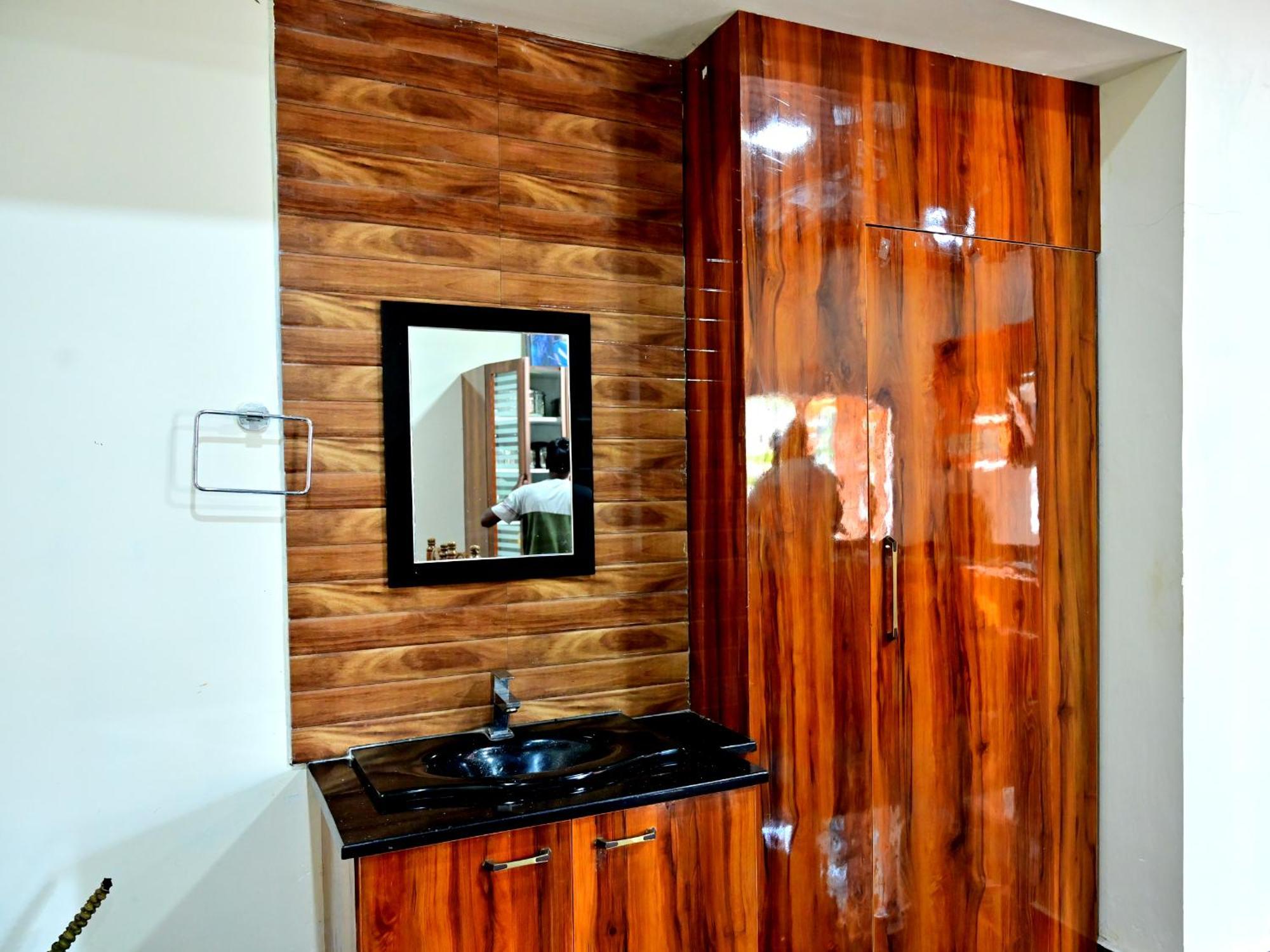 Hulihara Homestay - Full Villa, Coffee Estate & Balcony View Sakleshpur Buitenkant foto